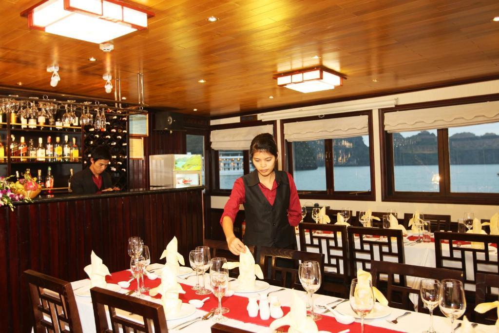 Garden Bay Premium Cruise Hotel Hạ Long Ngoại thất bức ảnh