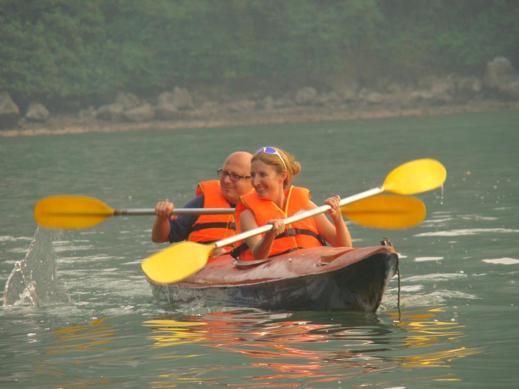 Garden Bay Premium Cruise Hotel Hạ Long Ngoại thất bức ảnh